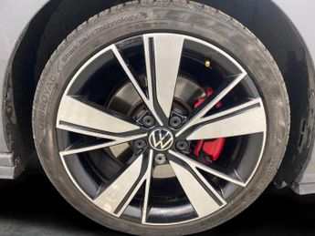 Volkswagen Golf 2.0 TDI GTD DSG (200 ps) - DIGITAL DASH - PARK SENSORS - PADDLE 