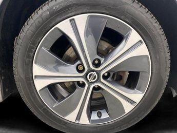 Nissan Leaf 40kWh Tekna (150 ps) - BLIND SPOT ASSIST - LANE DEPARTURE  - CRU