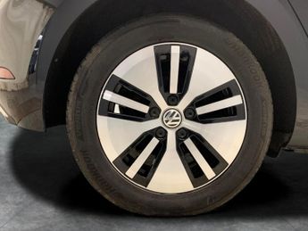 Volkswagen E-golf 35.8kWh e-Golf (136 ps) - CLIMATE CONTROL - DAB - USB AUDIO