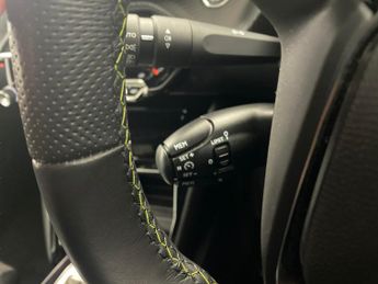 Peugeot E-2008 50kWh GT (7kW Charger) (136 ps) - REVERSE CAM - NAV - HEATED SEA