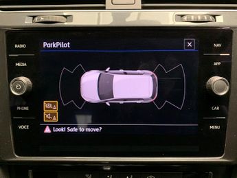 Volkswagen E-golf 35.8kWh e-Golf (136 ps) - CLIMATE CONTROL - DAB - USB AUDIO