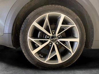 Kia Niro 1.6 GDi 4 DCT (139 bhp) - NAV - HEATED STEERING - BLIND SPOT ASS