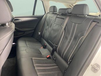 BMW 5 Series 2.0 520d MHT SE Touring Steptronic (190 ps) - LED - NAV - ACOUST