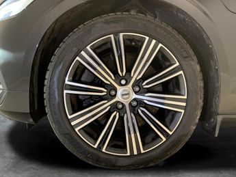Volvo V60 2.0h T6 Recharge 11.6kWh Inscription Plug-in AWD (340 ps) - SENS