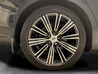 Volvo V60 2.0h T6 Recharge 11.6kWh Inscription Plug-in AWD (340 ps) - SENS
