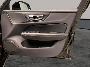 Volvo V60 2.0h T6 Recharge 11.6kWh Inscription Plug-in AWD (340 ps) - SENS