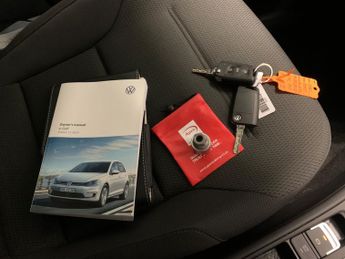 Volkswagen E-golf 35.8kWh e-Golf (136 ps) - CLIMATE CONTROL - DAB - USB AUDIO