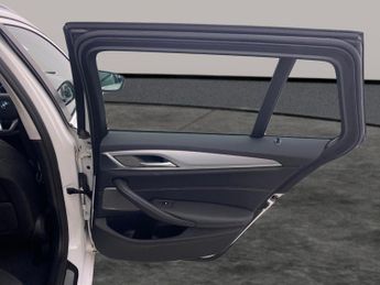 BMW 5 Series 2.0 520d MHT SE Touring Steptronic (190 ps) - LED - NAV - ACOUST