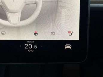 Tesla Model Y (Dual Motor) Long Range 4WDE (384 bhp) - REVERSE CAM - NAV - LEA