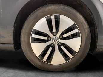 Volkswagen E-golf 35.8kWh e-Golf (136 ps) - CLIMATE CONTROL - DAB - USB AUDIO