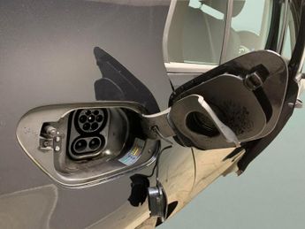 Volkswagen E-golf 35.8kWh e-Golf (136 ps) - CLIMATE CONTROL - DAB - USB AUDIO