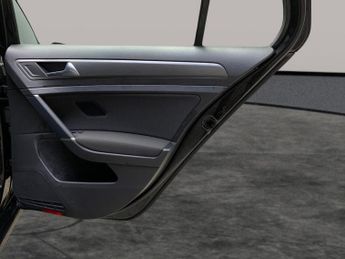 Volkswagen E-golf 35.8kWh e-Golf (136 ps) - CLIMATE CONTROL - DAB - USB AUDIO