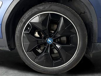 BMW iX3 80kWh Premier Edition (286 ps) - DRIVING ASSISTANT - PARK ASSIST