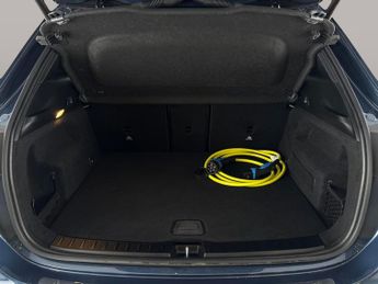 Mercedes-Benz EQA EQA 250 66.5kWh AMG Line (Premium Plus) (190 ps) - HEATED SEATS 