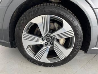 Audi e-tron 55 S line Sportback quattro 95kWh (11kW Charger) (408 ps) - REVE