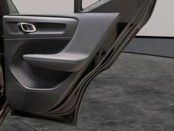 Volvo XC40 1.5h T4 Recharge 10.7kWh R-Design Plug-in (211 ps) - PARK ASSIST