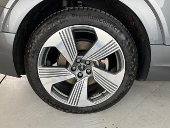 Audi e-tron 55 S line Sportback quattro 95kWh (11kW Charger) (408 ps) - REVE