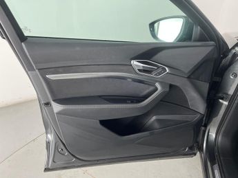 Audi e-tron 55 S line Sportback quattro 95kWh (11kW Charger) (408 ps) - REVE