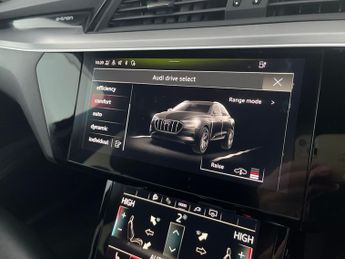 Audi e-tron 55 S line Sportback quattro 95kWh (11kW Charger) (408 ps) - REVE