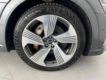 Audi e-tron 55 S line Sportback quattro 95kWh (11kW Charger) (408 ps) - REVE