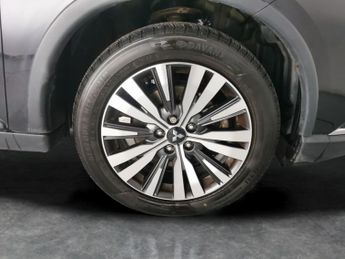 Mitsubishi Outlander 2.0 MIVEC 4 CVT 4WD (150 ps) - HEATED LEATHER - HEATED STEERING