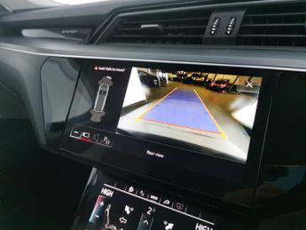 Audi e-tron 50 Technik quattro 71.2kWh (11kW Charger) (313 ps) - REVERSE CAM