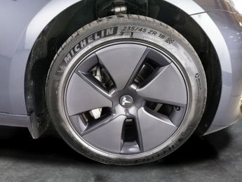 Tesla Model 3 Saloon RWD (241 bhp) - PARK ASSIST - LED - REVERSE CAM