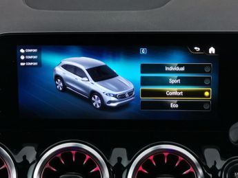 Mercedes-Benz EQA EQA 250+ 70.5kWh AMG Line (190 ps) - NAV - ALCANTARA - MIRROR PA