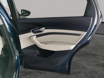 Audi e-tron 50 Technik quattro 71.2kWh (11kW Charger) (313 ps) - REVERSE CAM