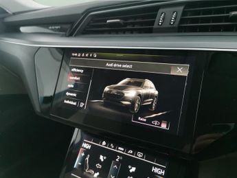 Audi e-tron 50 Technik quattro 71.2kWh (11kW Charger) (313 ps) - REVERSE CAM