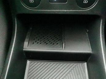 Hyundai Ioniq 5 77kWh Premium (228 ps) - HEATED SEATS - HEATED STEERING - BLIND 