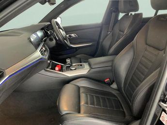 BMW 3 Series 2.0 320i M Sport (184 ps) - 19IN ALLOYS - CARPLAY - ACTIVE LANE 