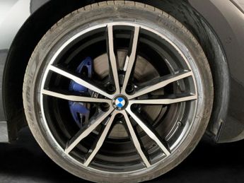 BMW 3 Series 2.0 320i M Sport (184 ps) - 19IN ALLOYS - CARPLAY - ACTIVE LANE 