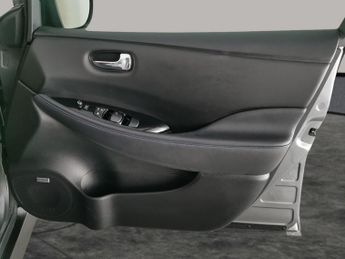 Nissan Leaf 40kWh Tekna (150 ps) - REVERSE CAM - NAV - HEAT PACK