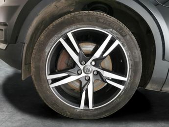 Volvo XC40 1.5h T4 Recharge 10.7kWh R-Design Plug-in (211 ps) - LEATHER-NUB