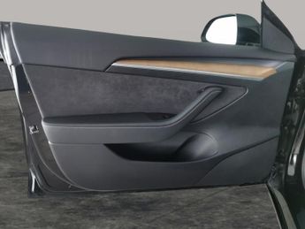 Tesla Model 3 Standard Range Plus RWD (241 bhp) - PARK ASSIST - LED - REVERSE 