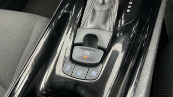 Toyota C-HR 1.8 VVT-h Dynamic CVT (122 ps) - HEATED SEATS - LANE DEPARTURE A