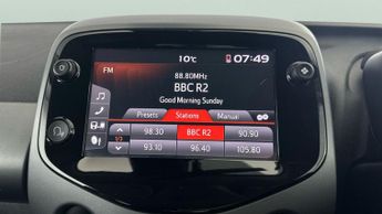 Toyota AYGO 1.0 VVT-i x-clusiv x-shift (Safety Sense) (71 ps) - AIR CON