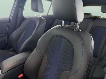 BMW 1 Series 1.5 118i M Sport (LCP) DCT (136 ps) - BMW LIVE COCKPIT PROFESSIO