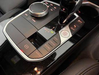 BMW 1 Series 1.5 118i M Sport (LCP) DCT (136 ps) - BMW LIVE COCKPIT PROFESSIO