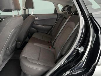 Hyundai Kona 64kWh Premium (10.5kW Charger) (204 ps) - HEATED SEATS - HEATED 