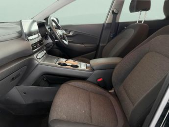 Hyundai Kona 64kWh Premium (10.5kW Charger) (204 ps) - HEATED SEATS - HEATED 