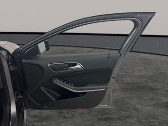 Mercedes-Benz A Class 1.5 A180d AMG Line 7G-DCT (109 ps) - PADDLE SHIFT - CLIMATE CONT