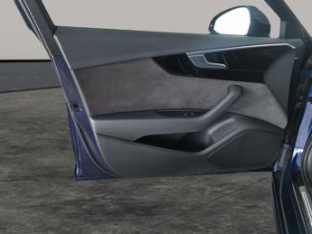 Audi A4 2.0 TDI 35 Black Edition S Tronic (163 ps) - BLUETOOTH - CRUISE