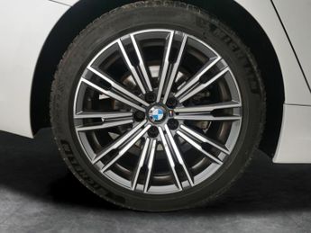 BMW 3 Series 2.0 320i M Sport (184 ps) - ACOUSTIC GLAZING