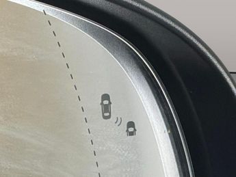 Hyundai Kona 64kWh Premium (10.5kW Charger) (204 ps) - HEATED SEATS - HEATED 