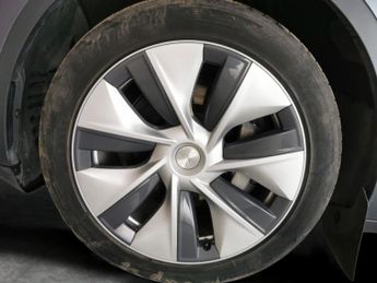 Tesla Model Y (Dual Motor) Long Range 4WDE (384 bhp) - REVERSE CAM - NAV - LEA