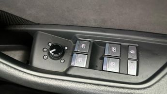 Audi e-tron 50 Sport quattro 71.2kWh (11kW Charger) (313 ps) - HEATED SEATS