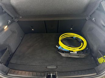 Mercedes-Benz EQA EQA 250 66.5kWh AMG Line (190 ps) - NAV - MIRROR PACKAGE