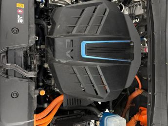 Hyundai Kona 64kWh Premium (10.5kW Charger) (204 ps) - HEATED SEATS - HEATED 